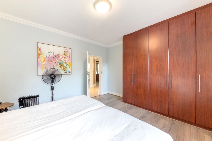 To Let 4 Bedroom Property for Rent in Tamboerskloof Western Cape